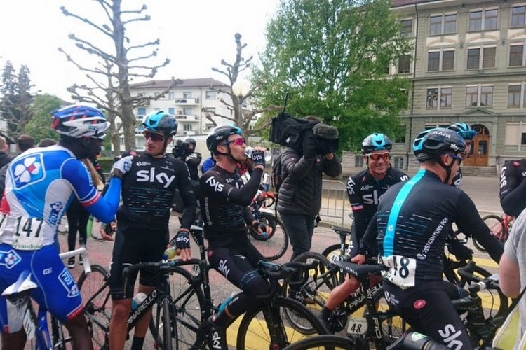 Sky-renner Gianni Moscon ligt voor de zoveelste keer dit seizoen onder vuur