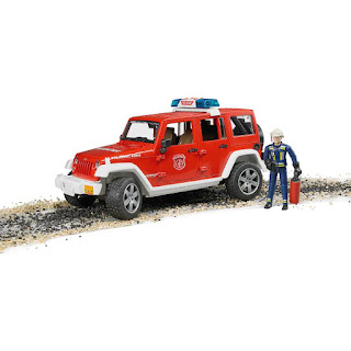 Машинка Пожарный внедорожник Jeep Wrangler Unlimited Rubicon с фигуркой Bruder за 4 099 руб.