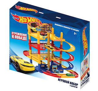 Игровой набор парковка с дорогой Hot Wheels за 1 620 руб.