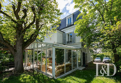 Maison avec piscine et jardin 3