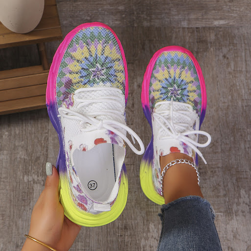 Title 7, Fashion Printed Flat Sports Shoes with Front La...