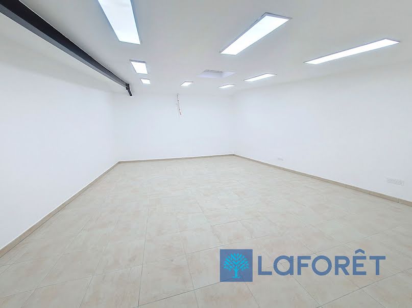 Location  locaux professionnels  53.2 m² à La Valette-du-Var (83160), 800 €