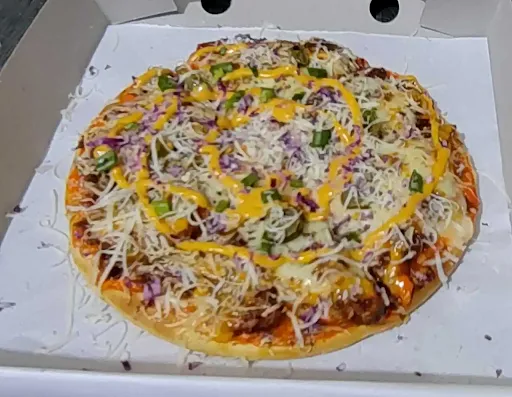 Butter Chicken Chipotle Pizza