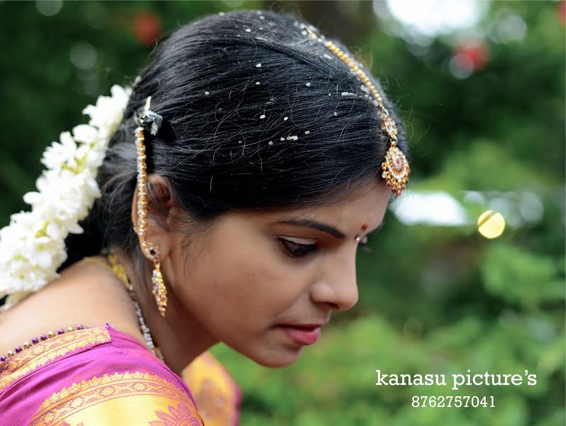 Fotógrafo de casamento Sankesh Naik (kanasupictures). Foto de 10 de dezembro 2020