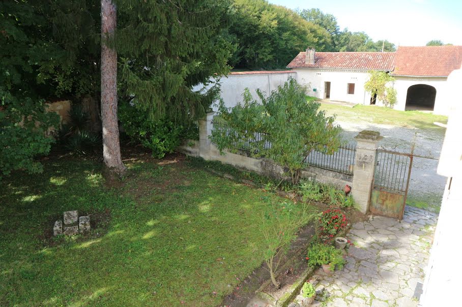 Vente maison 6 pièces 140 m² à Aubeterre-sur-Dronne (16390), 572 000 €