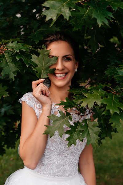 Wedding photographer Olya Bezhkova (bezhkova). Photo of 14 September 2020