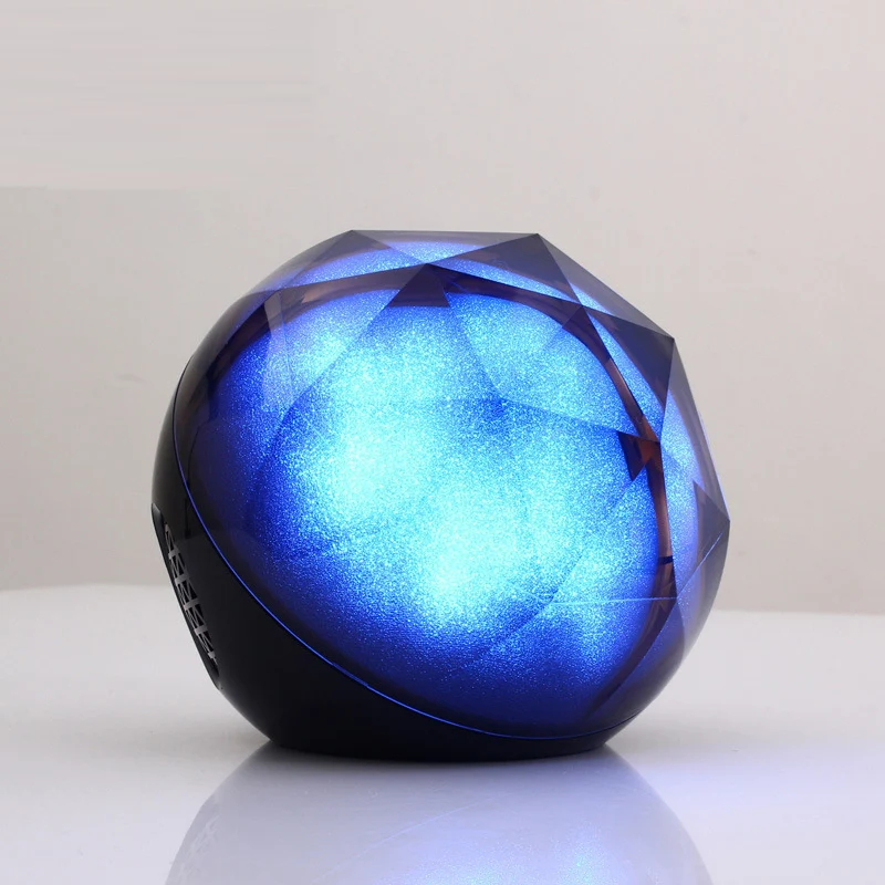 Enceinte Bluetooth Magic Ball Veilleuse Cristal Lumineux Profitez d'un son de qualité et d'une lumière douce pour une ambiance relaxante et magique.