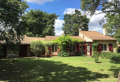 Maison avec piscine et terrasse 17