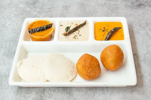 Bonda [2 Pieces] With Idli [2 Pieces]