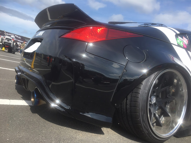 フェアレディZの岡山国際サーキット・Z33・LB★WORKS・S30に関するカスタム事例の投稿画像6枚目