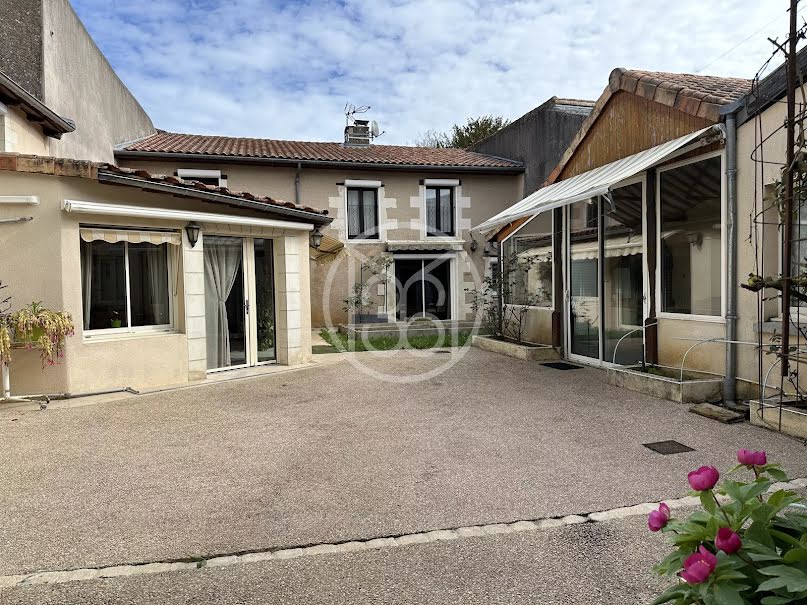 Vente maison 6 pièces  à Neuville-de-Poitou (86170), 332 000 €