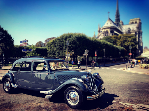 Découvrir paris en voiture de collection, visite guidée