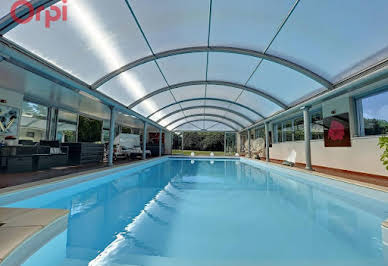 Villa with pool 4