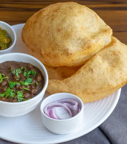 Chole Bhature [2 Pieces]