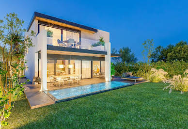 Villa with pool and terrace 17