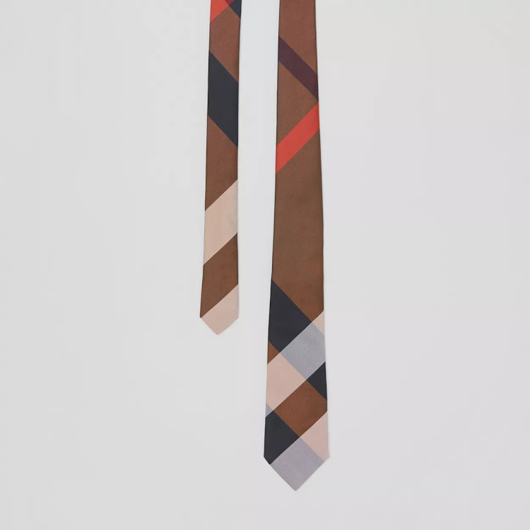 Burberry classic cut exaggerated check silk tie.