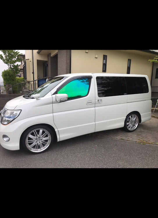 エルグランドのE51エルグランドに関するカスタム事例の投稿画像1枚目