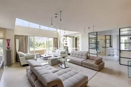 Property with pool 5