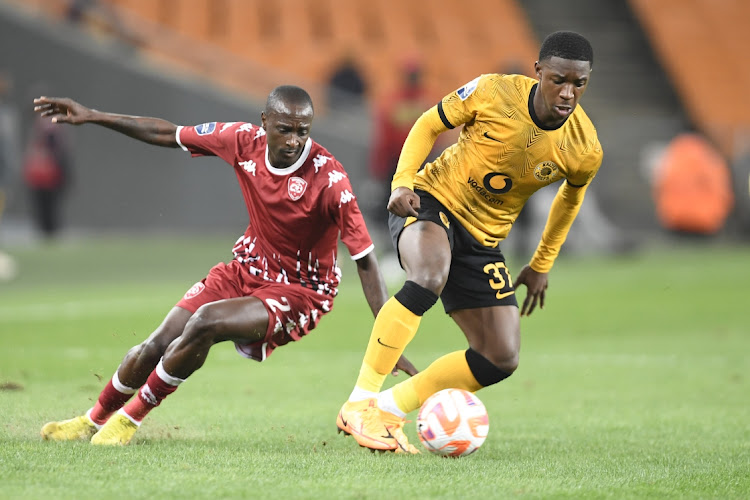 Samkelo Zwane of Kaizer Chiefs, right, gets the better of Nyiko Mobbie of Sekhukhune United during the DStv Premiership match between Kaizer Chiefs and Sekhukhune United at FNB Stadium on January 07, 2023 in Johannesburg.