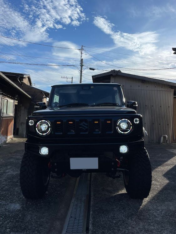 ジムニーのヘッドライトカスタム・DIY・LEDイカリング・ブラックアウト・顔つき変わりましたに関するカスタム事例の投稿画像6枚目