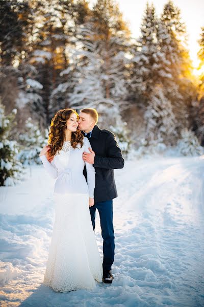 婚礼摄影师Vitaliy Antonov（vitaly）。2016 12月25日的照片