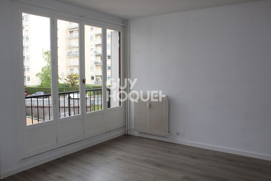 Location  appartement 1 pièce 34 m² à Rambouillet (78120), 760 €