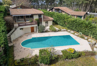 House with pool and terrace 2