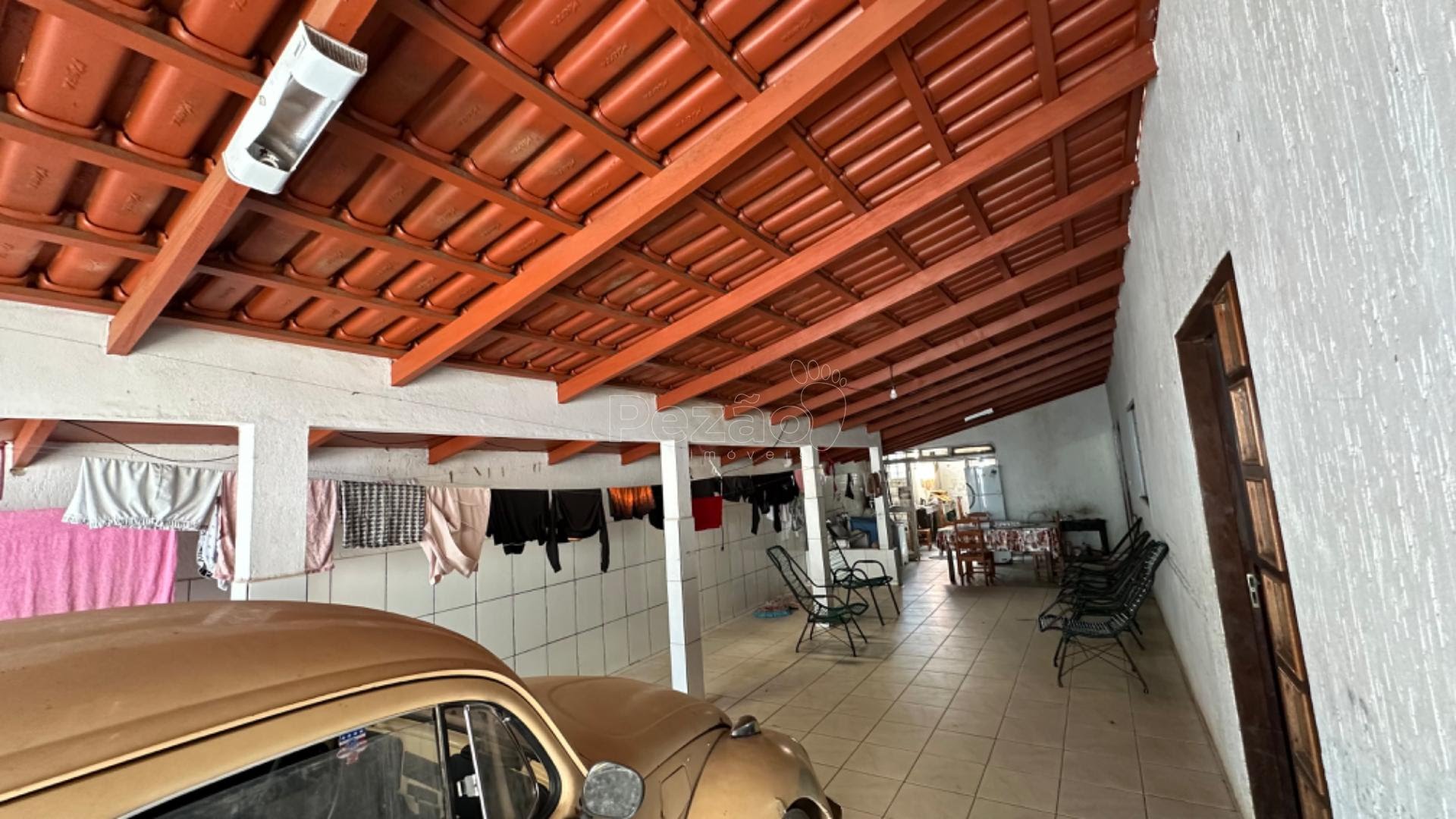 Casa à venda com 3 quartos, 300m² - Foto 1