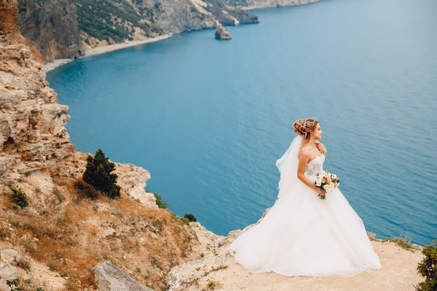 Fotógrafo de casamento Vyacheslav Kalinin (slavafoto). Foto de 17 de julho 2017