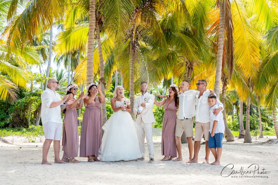 Fotografo di matrimoni Angelika Palasz (caribbeanphoto). Foto del 11 febbraio 2022