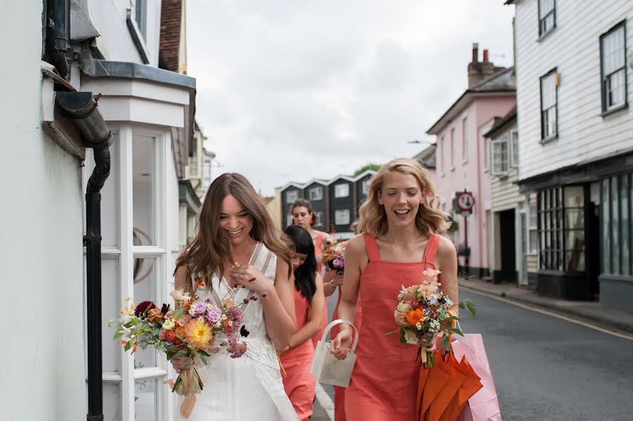 Fotografo di matrimoni Laura Crouchley (lauracrouchley). Foto del 1 settembre 2020