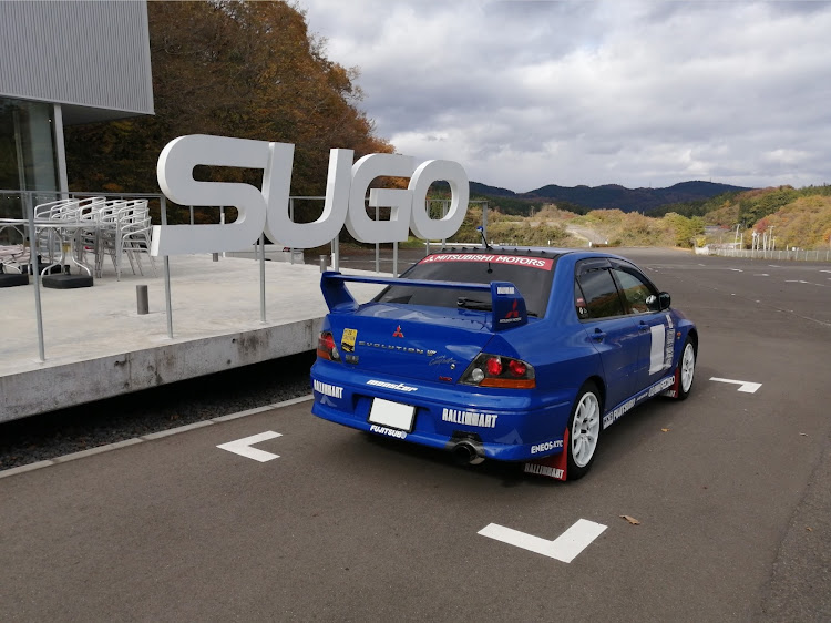 ランサーエボリューションのランエボ・SUGO・SUGOカフェ・ランチタイム・自分の車見ながらランチに関するカスタム事例の投稿画像2枚目