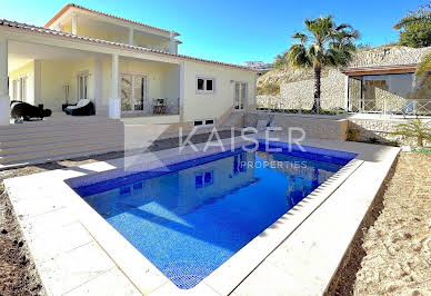 Villa with pool 13