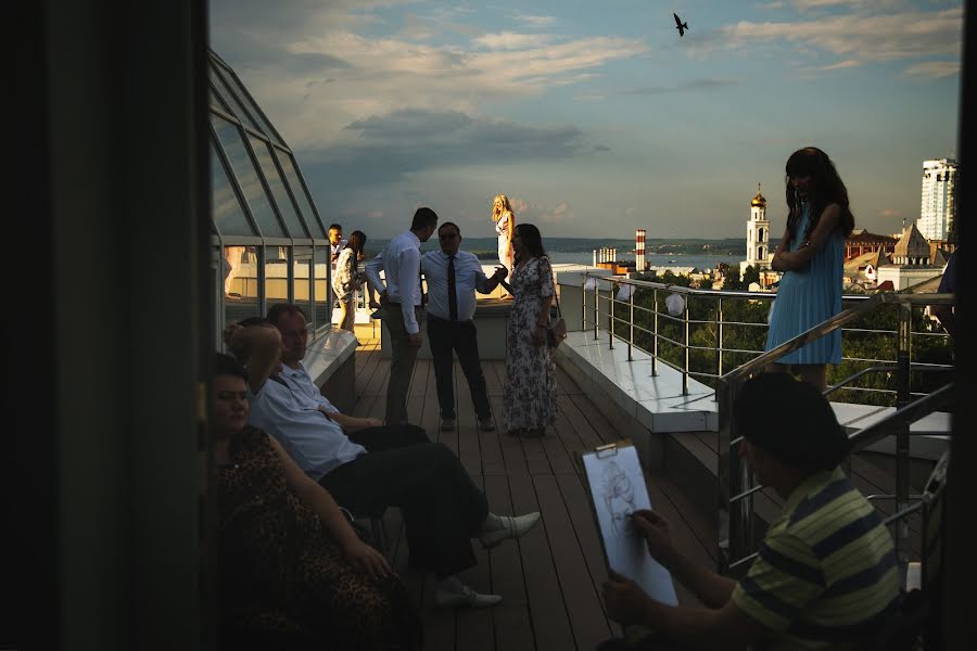 Fotógrafo de casamento Tolya Sarkan (sarkan). Foto de 29 de junho 2019