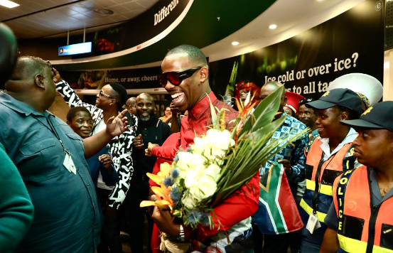 A large crowd gathered at King Shaka International Airport in Durban to give Zakes Bantwini a warm welcome home after his Grammy triumph.