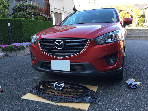 Cx 5 のフロントグリル交換 後期 化の第一歩 花咲かg カッコいいの一言 愛車を振り返ってニヤニヤに関するカスタム メンテナンスの投稿画像 車のカスタム情報はcartune