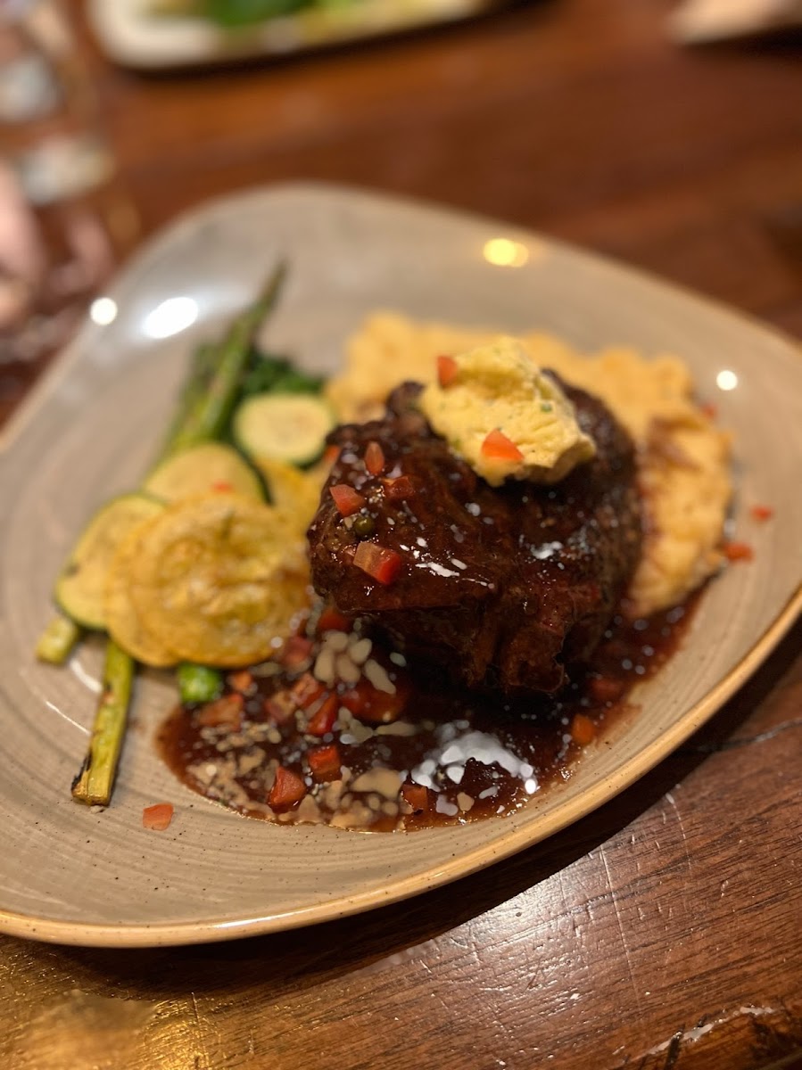 Filet with potatoes and vegetables