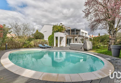 House with pool and terrace 1