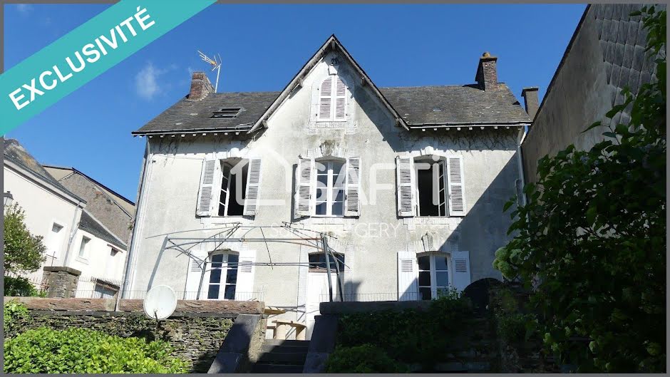 Vente maison 7 pièces 150 m² à Ombrée d'Anjou (49420), 174 000 €