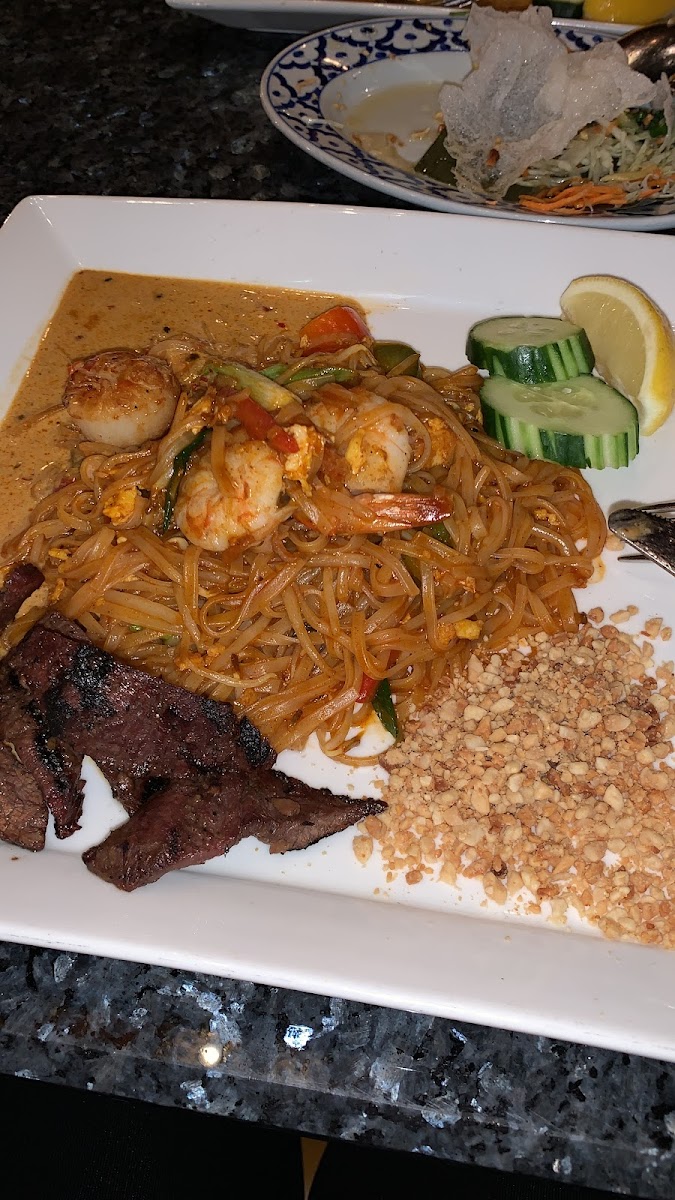 Surf and turf pad Thai