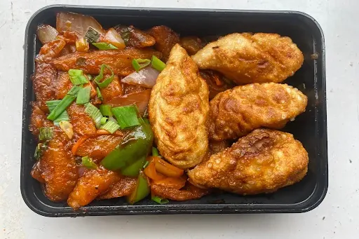 Paneer Fried Momos [4 Pieces] With Chilli Potato