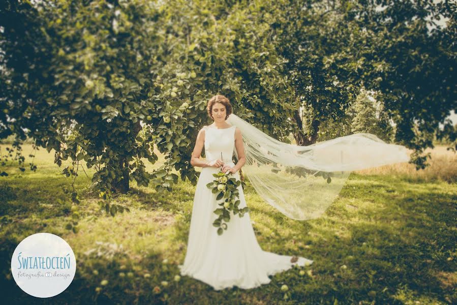 Fotógrafo de casamento Małgorzata Wolska-Rzewus (swiatlocien). Foto de 10 de março 2020