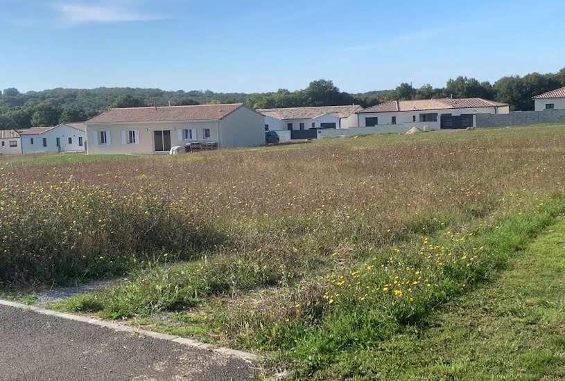  Vente Terrain à bâtir - 590m² à Voeuil-et-Giget (16400) 