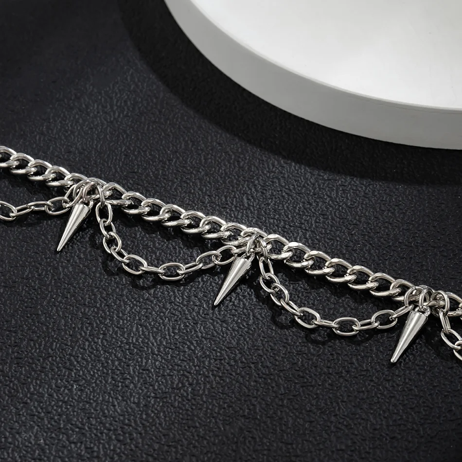 Collier à rivets à pompons Hip Hop pour homme Chaîne de clavicule ornement masculin Un accessoire tendance pour un style unique