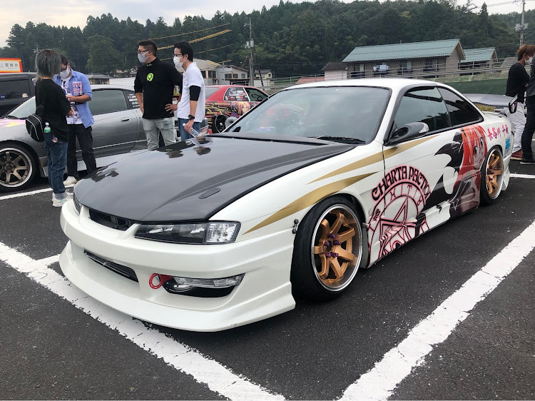 スカイラインの島根痛車MT・痛車・ライトニングイエローに関するカスタム事例の投稿画像15枚目