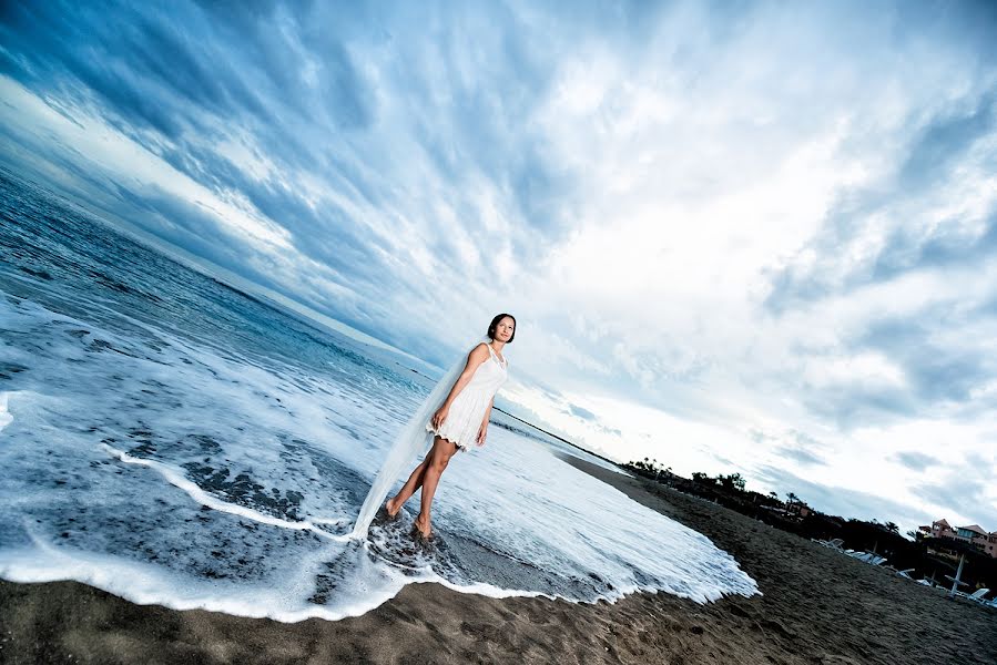 Wedding photographer Lyudmila Bordonos (tenerifefoto). Photo of 25 September 2013