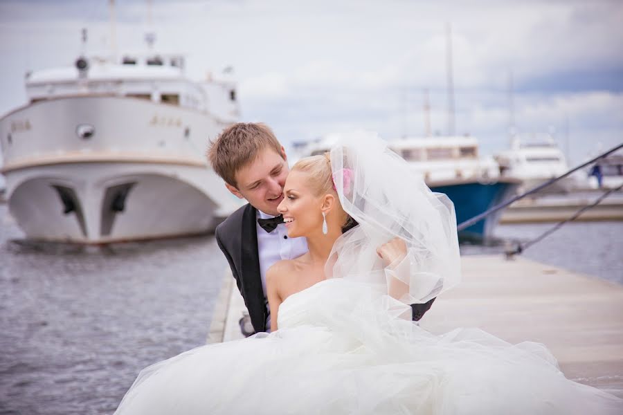 Wedding photographer Anna Evgrafova (fishfoto). Photo of 11 April 2013