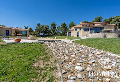 Villa avec piscine et jardin 4