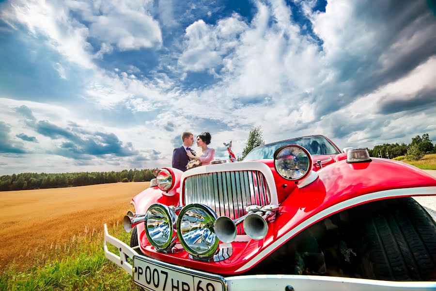 Fotógrafo de casamento Lena Astafeva (tigrdi). Foto de 13 de outubro 2016