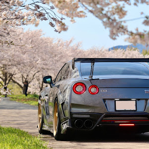 NISSAN GT-R